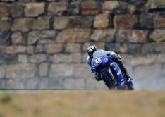 Spies leads way in rainy Aragon