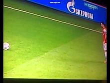 VIDEO: Vermaelen falls on his arse