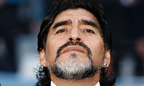 Maradona wins thousands of hearts in Kerala