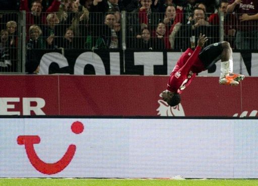 Dortmund held in Hanover after Diouf's late goal