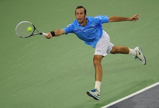 Radek Stepanek won the opening set against Andy Murray and broke the Scot again in the decider before Murray fought back