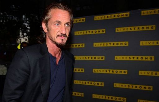 Sean Penn on Friday said he came to support both embattled Lance Armstrong and the foundation, Livestrong