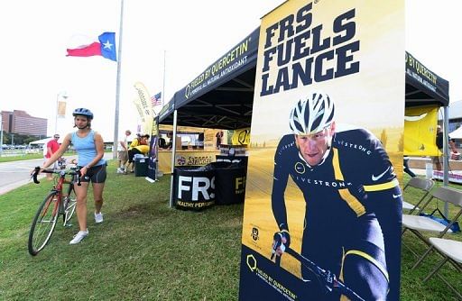 Disgraced cyclist Lance Armstrong will address 4,000 bikers at a charity ride
