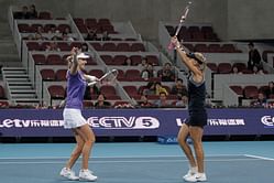 Makarova-Vesnina win Kremlin Cup title