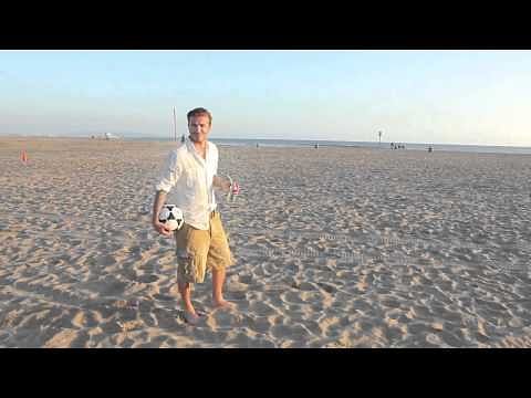 Video: David Beckham awesome technique