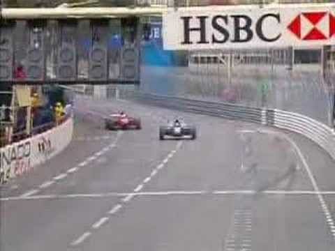 Video: F1 driver shows off and loses