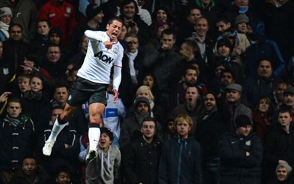 Hernandez carries United to victory at Villa Park