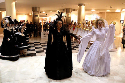 Women's World Chess Championship 2012: Humpy off to Winning Start; Harika, Soumya Draw