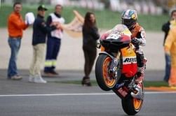 Dani Pedrosa wins Valencia GP as Lorenzo crashes, Casey Stoner says goodbye to MotoGP