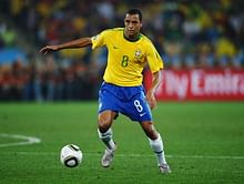 Brazil midfielder Gilberto to join Atletico Mineiro