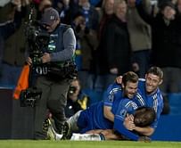 Last-gasp Moses gives Chelsea new life
