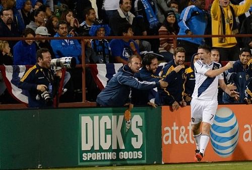 Robbie Keane scores to lead the Los Angeles Galaxy to a 3-1 victory over San Jose and into the Western Conference final