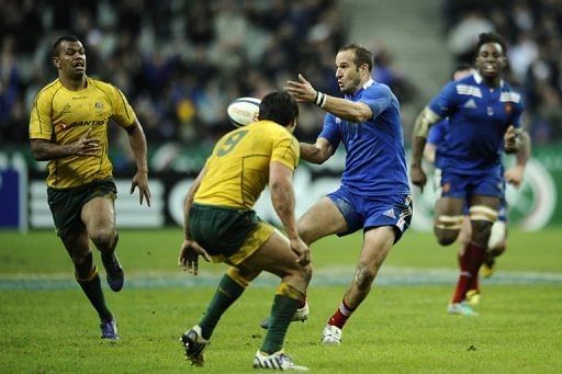 France rode out some strong Australian first-half pressure to run out comfortable 33-6 victors