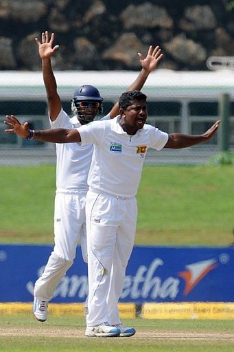Rangana Herath completed a second successive five-wicket haul Monday to strengthen Sri Lanka&#039;s hopes of victory