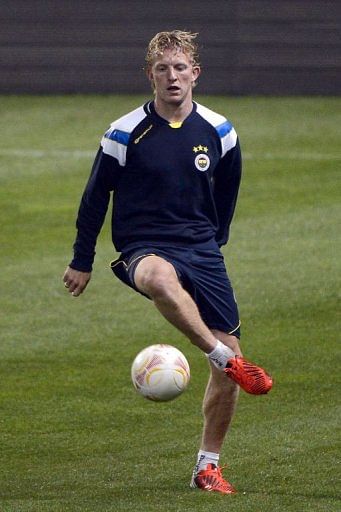 Fenerbahce&#039;s Dirk Kuyt controls the ball during a training session at the Velodrome