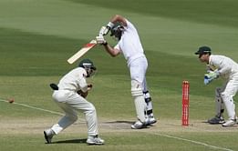 Du Plessis, de Villiers hold fort for Proteas (Lunch report)
