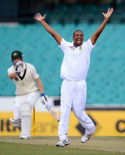 Proteas captain Graeme Smith said seamer Vernon Philander would return after being a late withdrawal in Adelaide