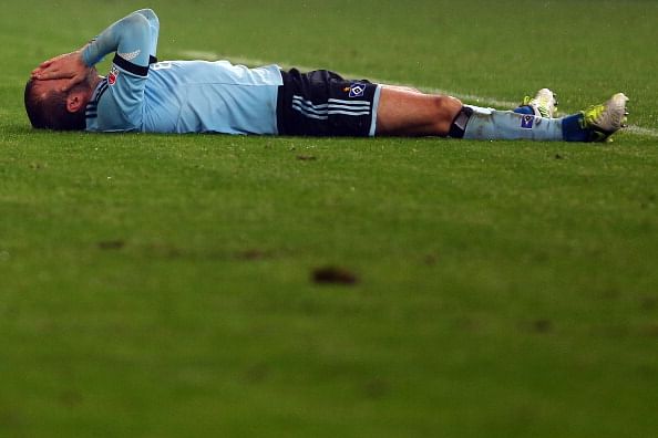 Hamburg's Van der Vaart out for three weeks