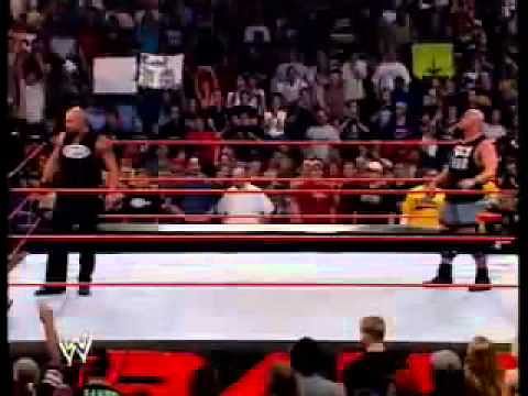 Video: Stone Cold and Goldberg against Batista, Mark Henry and Ric Flair