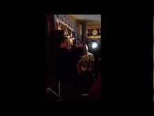 Video: 'Glory, Glory Man United' sings Robin Van Persie
