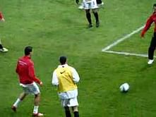 Video: Wayne Rooney accident with ball