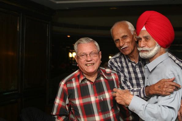 (R-L) Leslie Claudius with Balbir Singh at Ashoka Hotel during the felicitation of top 10 Sikh Hockey players of all time.