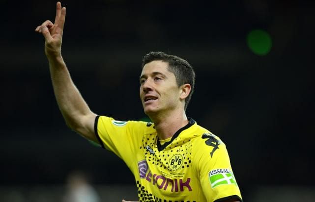 Robert Lewandowski: Should Manchester United go for him?