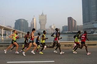 Ethiopians sweep Houston Marathon again