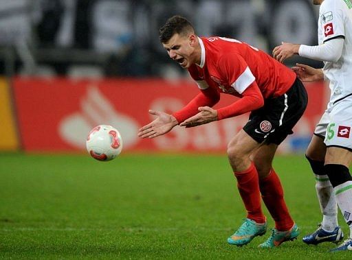 Mainz&#039;s Adam Szalai reacts during the match