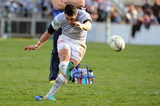 Castres fly-half Daniel Kirkpatrick hits a transformation during the European Cup rugby union match on December 16, 2012