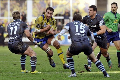 Clermont&#039;s Alexandre Lapandry runs with the ball on December 30, 2012 at the stadium Marcel-Michelin