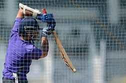 Play as long as you enjoy, Anand tells Tendulkar