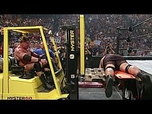 Video: Brock Lesnar fork-lifts the Big Show!
