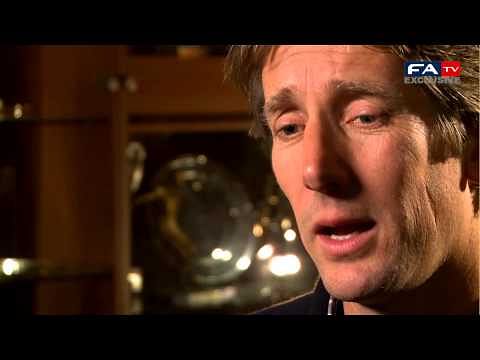 Video: Edwin Van der Sar on RVP, FA Cup and more