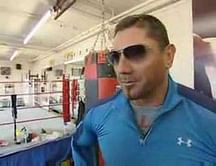 Video: Batista and The Undertaker in the gym