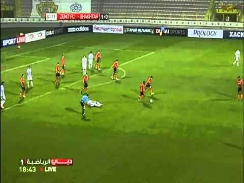 VIDEO: Referee unintentionally fouls player