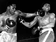 Muhammad Ali v Joe Frazier - 1971 WBC/WBA Heavyweight