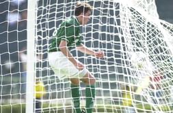 Argentine striker Barcos re-signs with Palmeiras