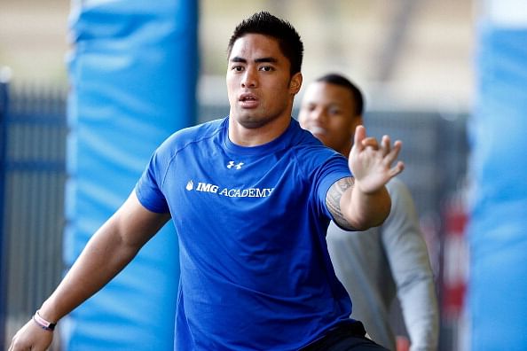 Linebacker Manti Te&#039;o of the Notre Dame Fighting Irish works out at IMG Academy on January 23, 2013 in Bradenton, Florida.  