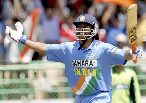 Dhoni, Jadeja set-up a challenging total for India