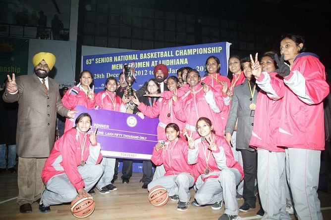 Uttarakhand and Indian Railways become 2013 National Basketball Champions in Ludhiana