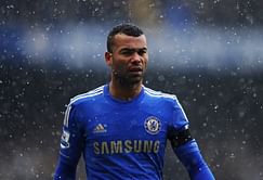 Ashley Cole extends Chelsea contract for another year