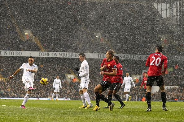 Uninspired Manchester United settle for tame draw at White Hart Lane