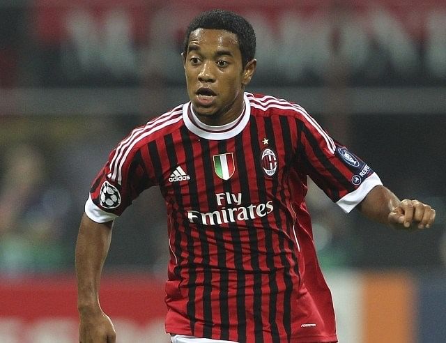 Emanuelson joins Fulham on loan