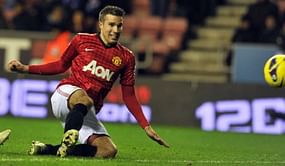 Van Persie urges focus for Man United vs Liverpool clash