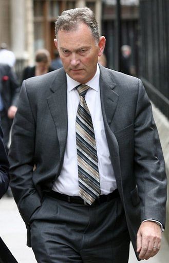 Premier League Chief Executive Richard Scudamore leaves London&#039;s High Court on July 13, 2007