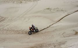 Despres extends lead, cars brought to a halt