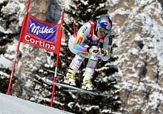 Vonn dominates Maze to win Cortina downhill