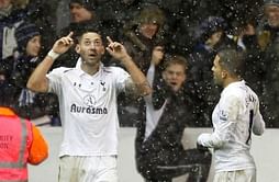 Ferguson rues penalty call after Spurs hold United