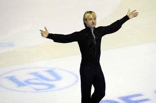 Evgeni Plushenko of Russia receives applause in Zagreb on January 24, 2013